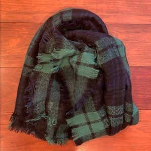 Blanket Scary - Navy & green